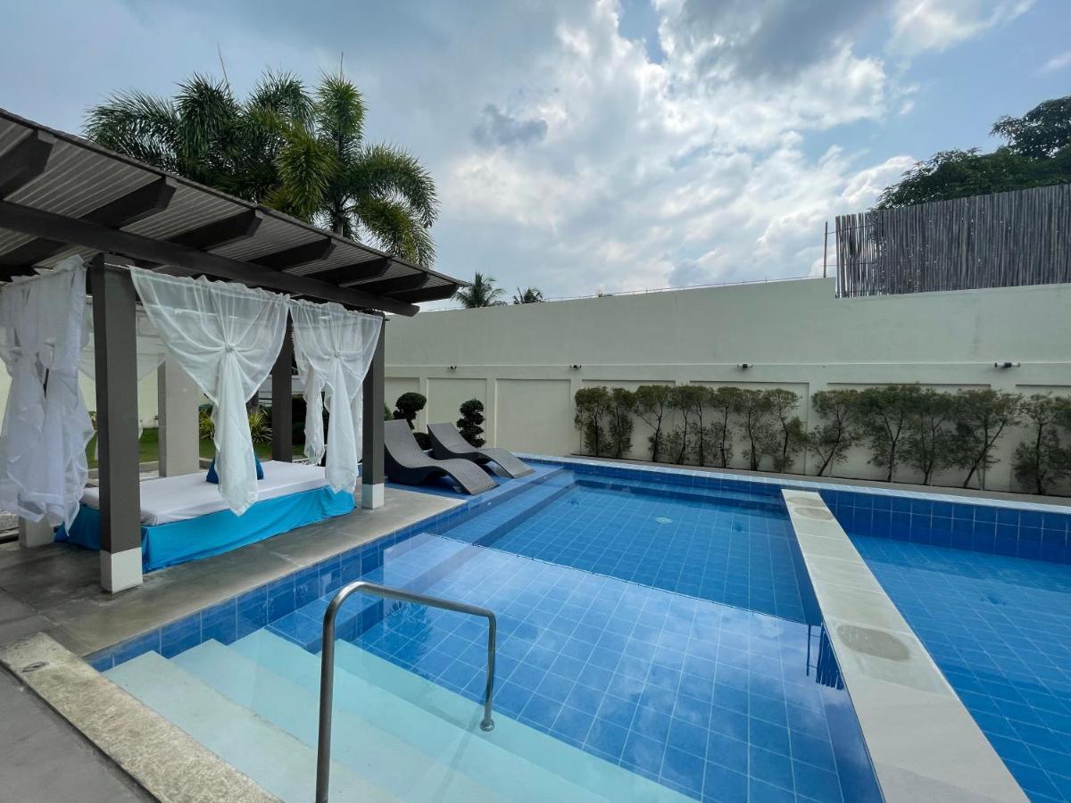 Ezekiel'S Private Hot Spring Resort Calamba  Exterior photo