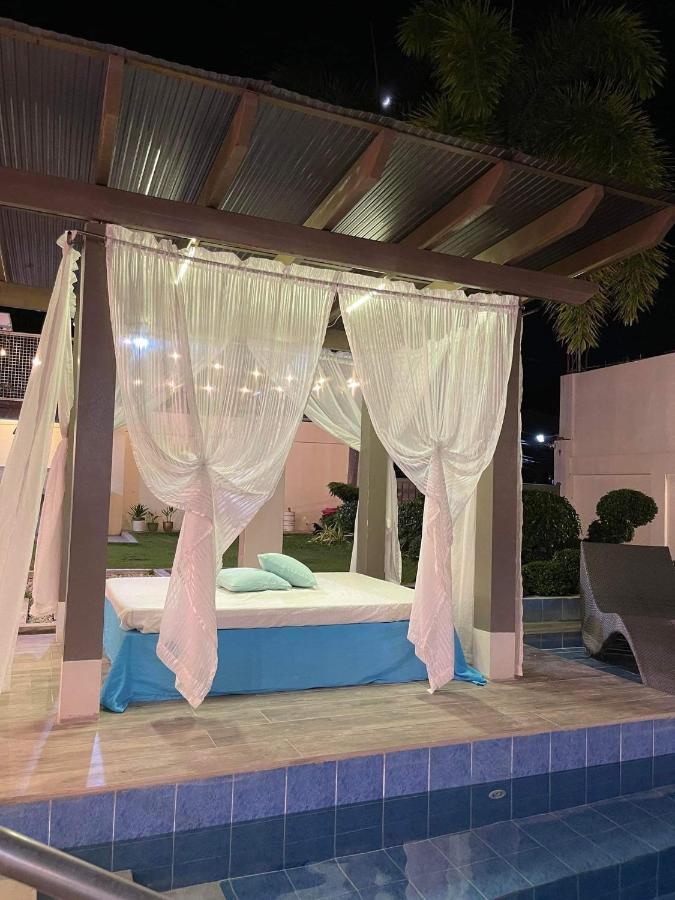 Ezekiel'S Private Hot Spring Resort Calamba  Exterior photo