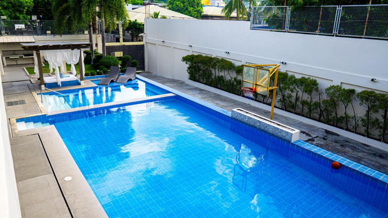 Ezekiel'S Private Hot Spring Resort Calamba  Exterior photo